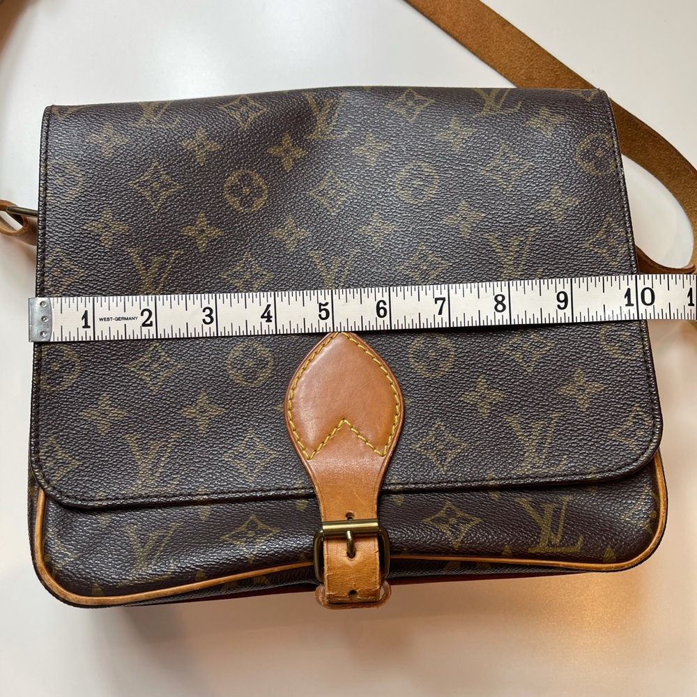 Louis Vuitton Cartoushiere GM Crossbody - Picture 9 of 12